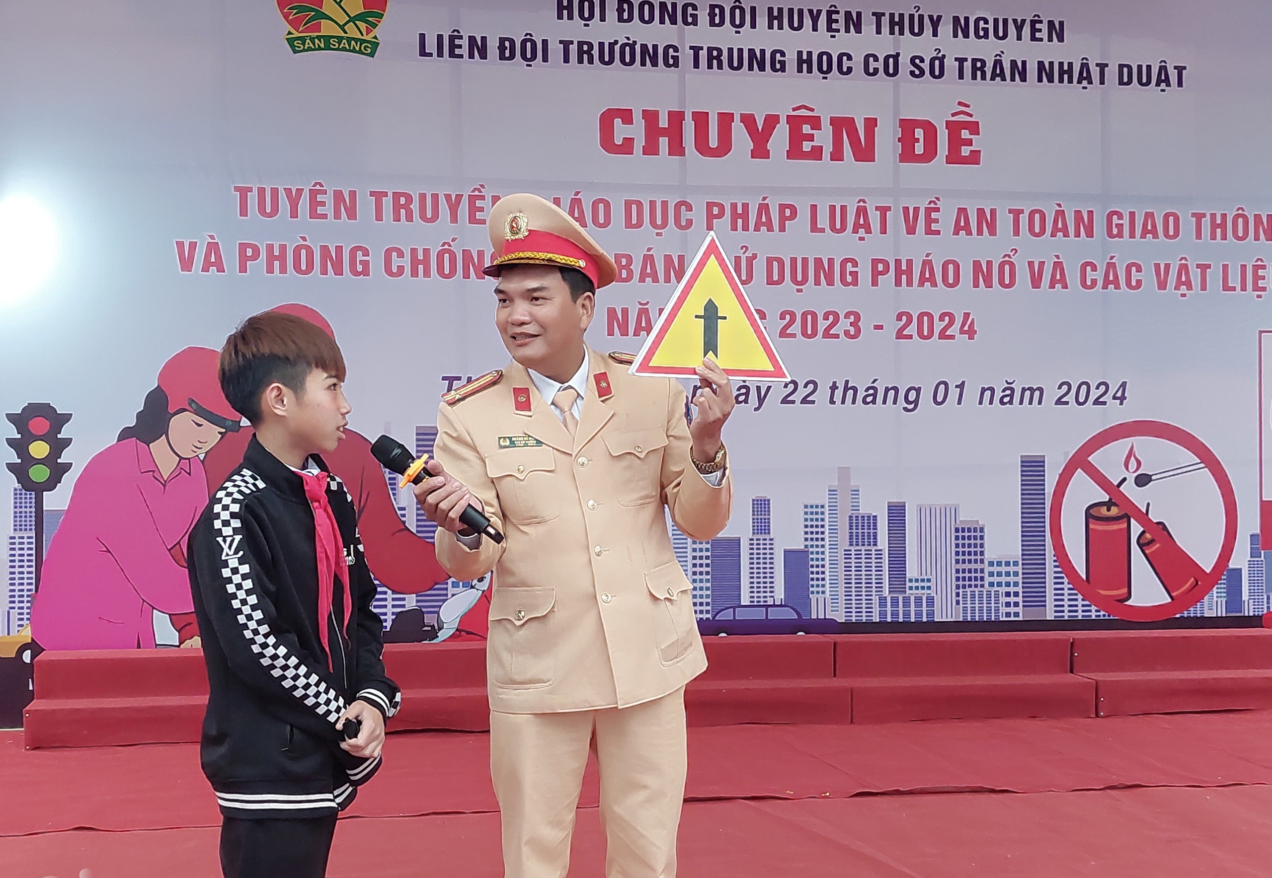 Công an huyện Thuỷ Nguyên: Phối hợp tổ chức chuyên đề tại Trường THCS Trần Nhật Duật huyện Thủy Nguyên